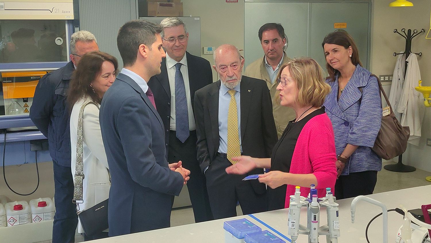 El consejero de Educación, Ciencia y Universidades visita IMDEA Agua